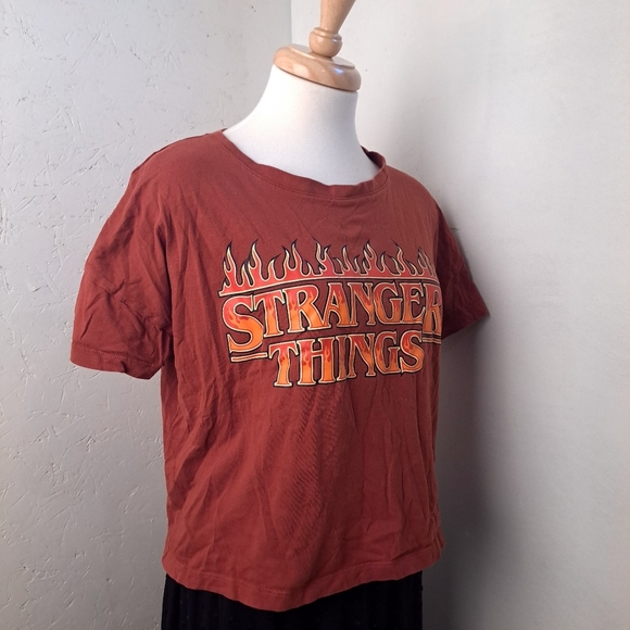 Stranger Things | Rusty red cropped women's graphic t shirt - Picture 6 of 10